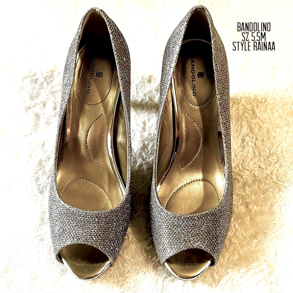 Bandolino women light gold metallic High heel peep toe pump style RAINAA Sz 5.5M